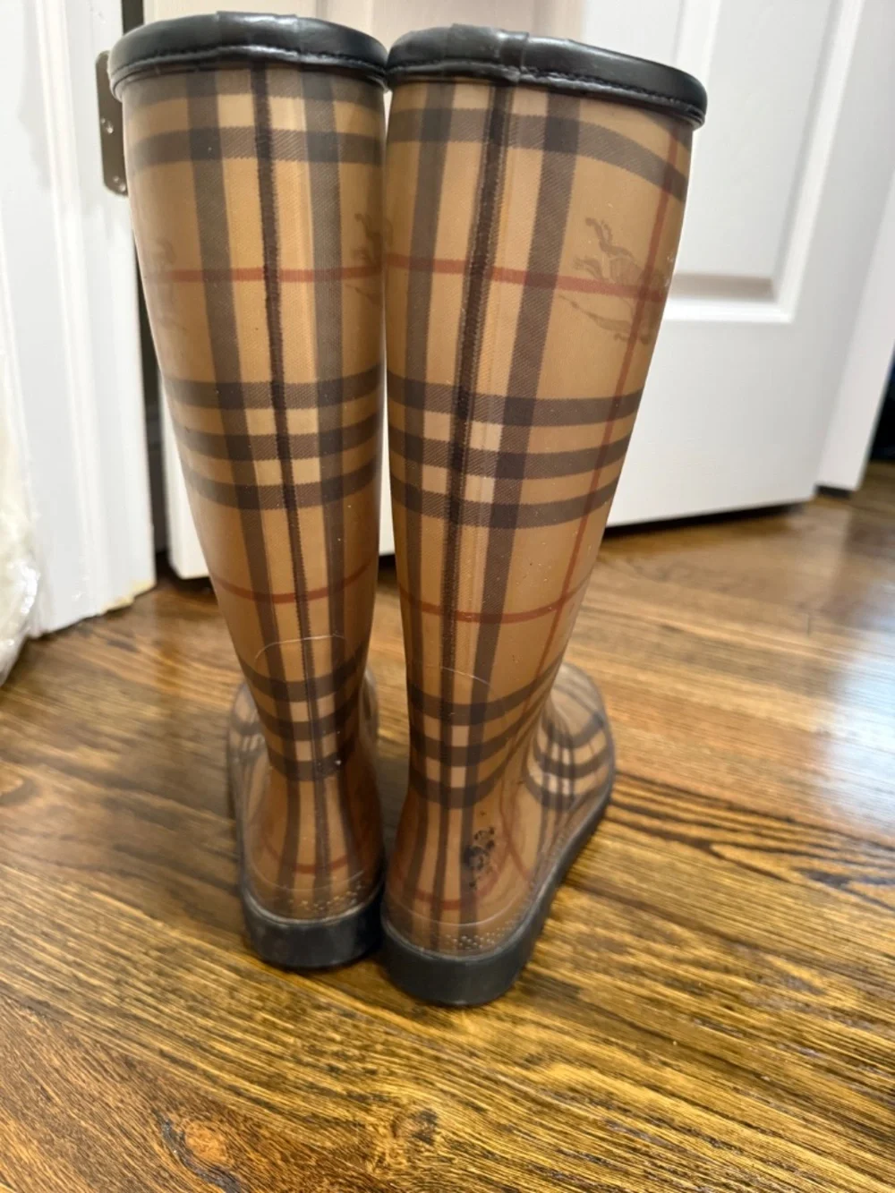 Burberry size 39